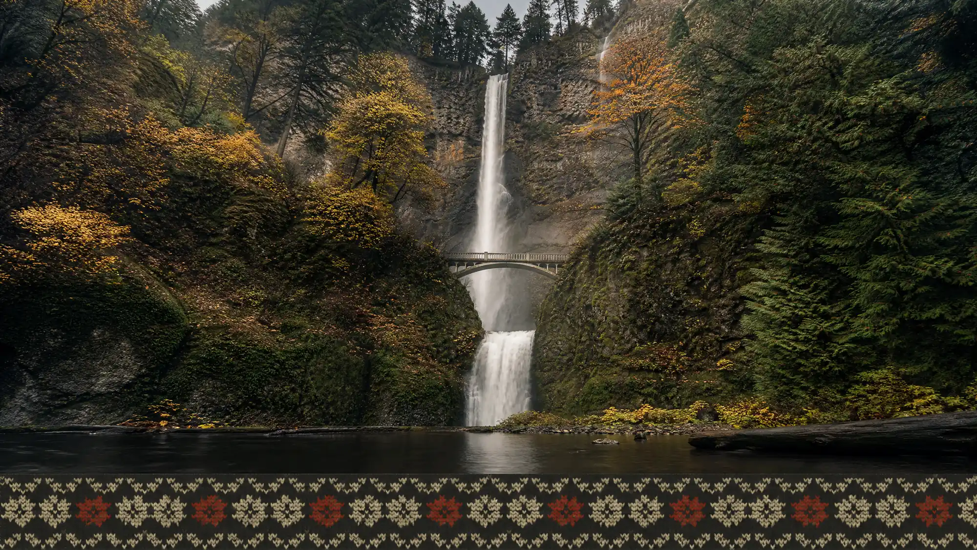 Excursiones guiadas desde Portland a un cañón de 80 millas de largo con más de 90 cascadas, incluida Multnomah Falls, de 620 pies.